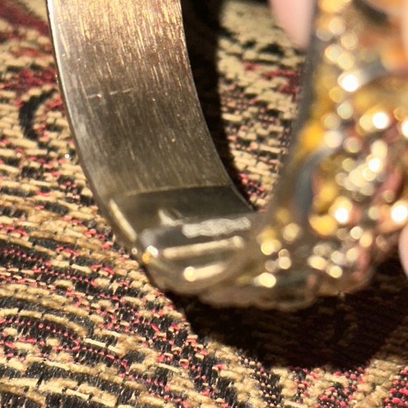 Vintage Whiting & Davis hinged Clamper bracelet in gold metal Opening 2 1/4” - Picture 8 of 9